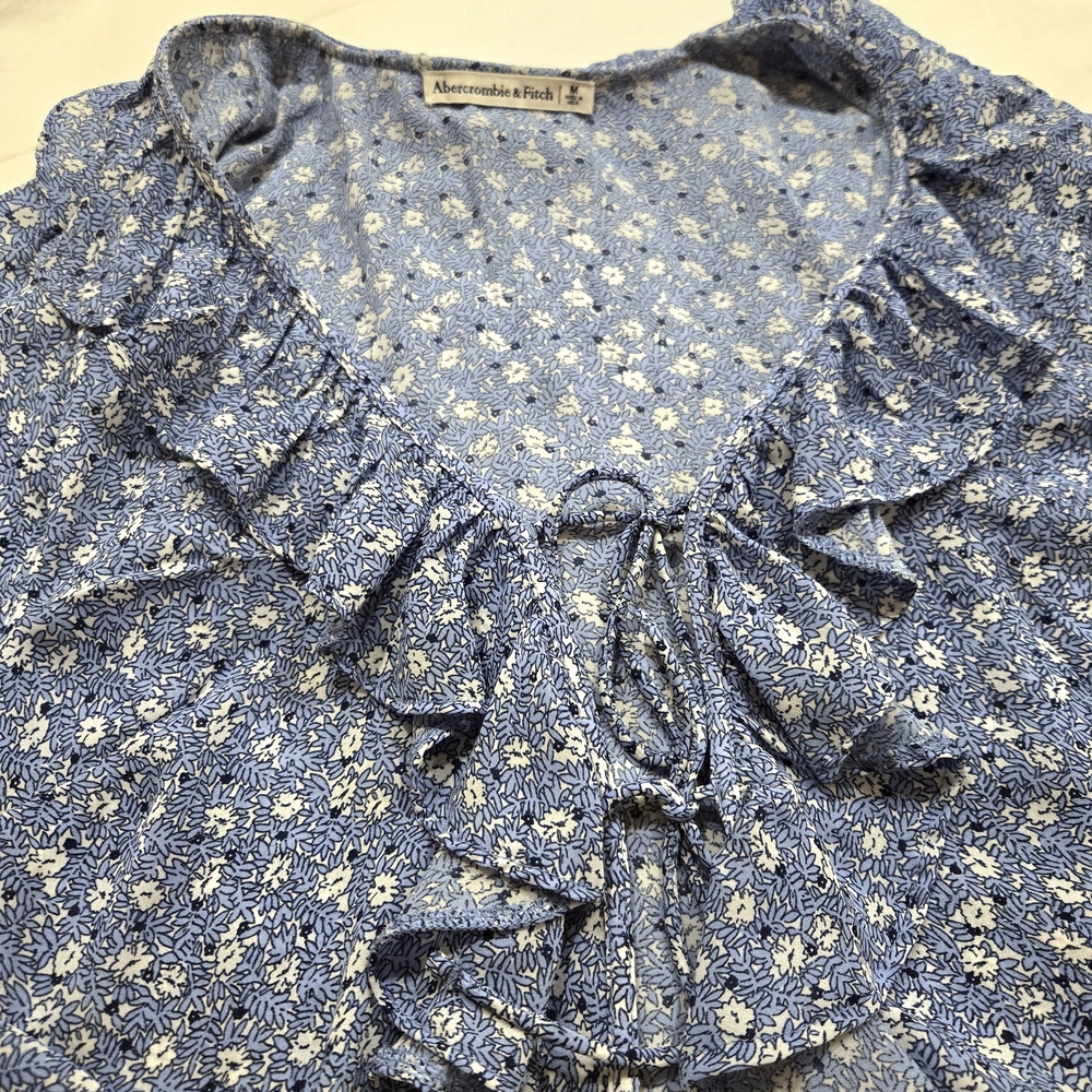 Tie Front Ruffle Blouse - Picture 4 of 4